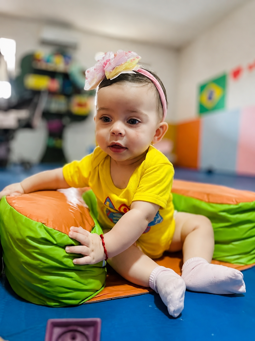 Bebê do Colégio Majestic em atividade motora